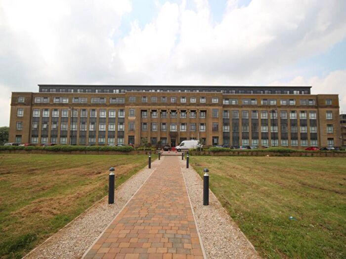 2 Bedroom Flat To Rent In Card House, BD9