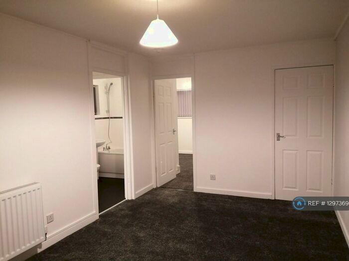 1 Bedroom Flat To Rent In Ashfield, Denton, M34