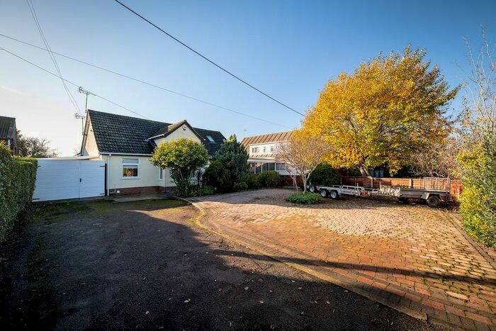 4 Bedroom Detached Bungalow For Sale In Felixstowe Road, Nacton, Ipswich, IP10