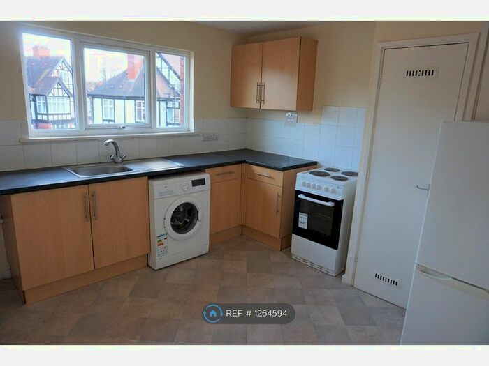 2 Bedroom Maisonette To Rent In Tettenhall Road, Wolverhampton, WV6
