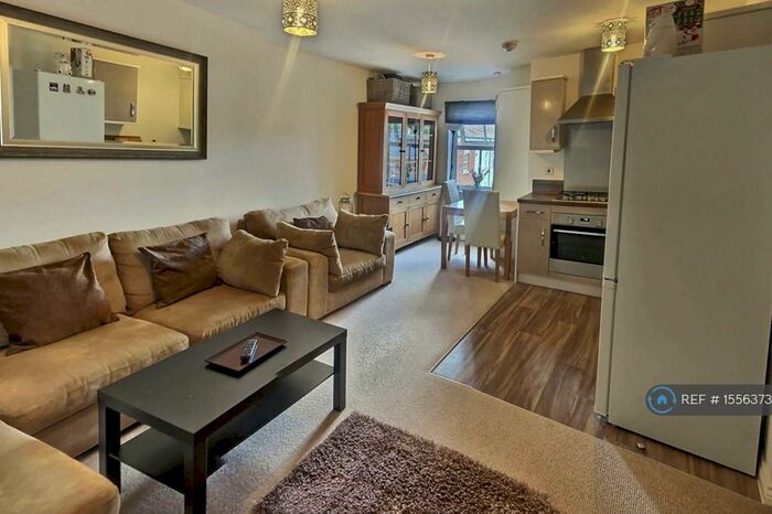 2 Bedroom Flat To Rent In Staldon Court, Swindon, SN1