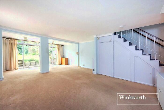 2 Bedroom Terraced House To Rent In The Terrace, Hendon Lane, Finchley, N3