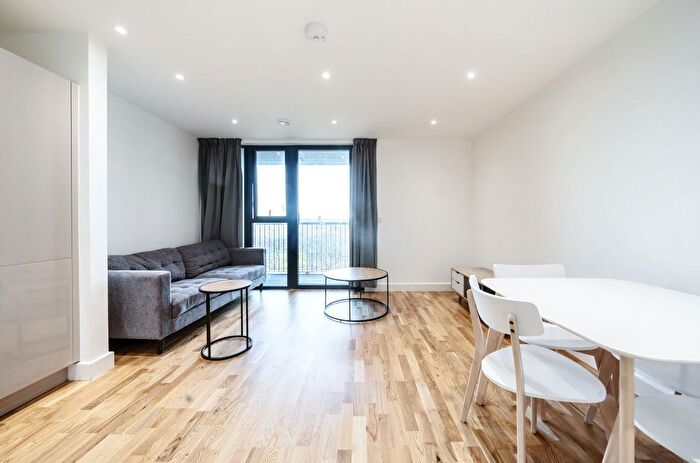 1 Bedroom Flat To Rent In Burgess Springs, Chelmsford, CM1