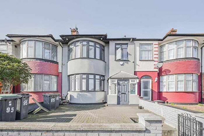 5 Bedroom Terraced House For Sale In Great Cambridge Road, Tottenham, London, N17