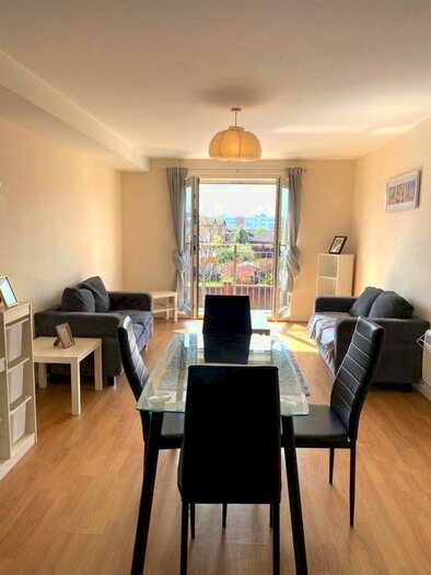 2 Bedroom Flat To Rent In Burlington House, Burlington Street, L3
