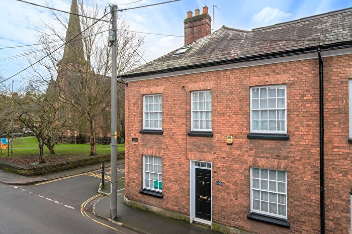 3 Bedroom End Terrace House For Sale In Church Street, Tiverton, Devon, EX16