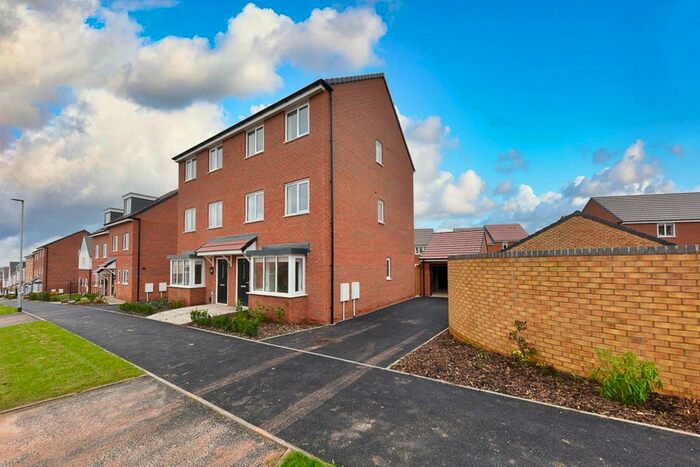 4 Bedroom Semi-Detached House To Rent In Harviston Avenue, Gedling, NG4