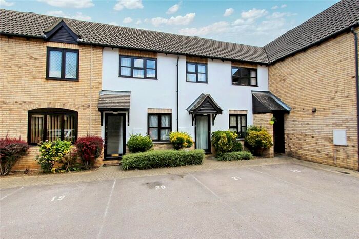 2 Bedroom Flat To Rent In Roscrea Court, Huntingdon, Cambridgeshire, PE29