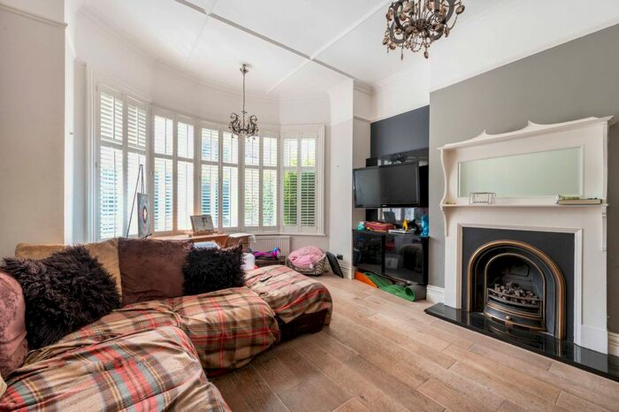 4 Bedroom Property To Rent In Melrose Avenue, Willesden Green, London, NW2