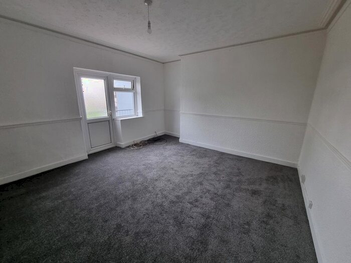 1 Bedroom Flat To Rent In Clytha Square, Newport, NP20