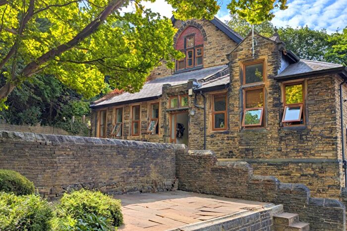 2 Bedroom Apartment For Sale In Apartment Beaconsfield House, Bennett Street, Halifax, HX3