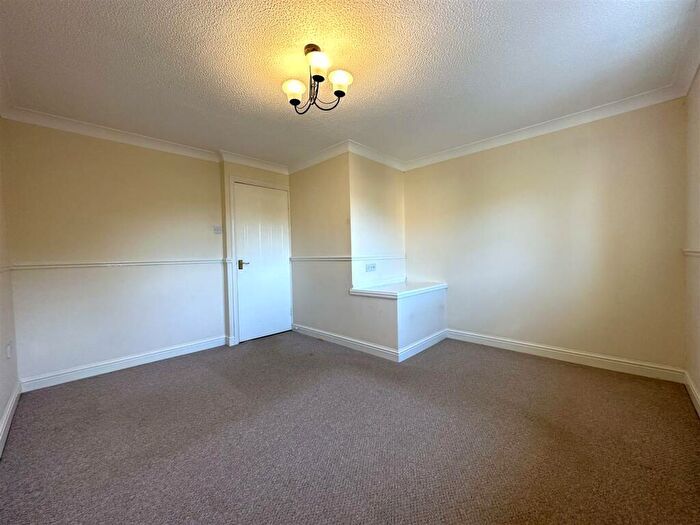 2 Bedroom End Of Terrace House To Rent In Southfield, Balderton, NG24