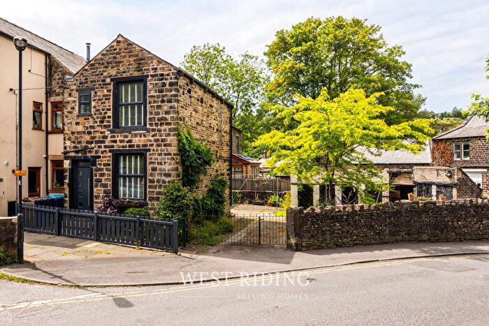 2 Bedroom Cottage For Sale In Station Road, Uppermill, Oldham, OL3