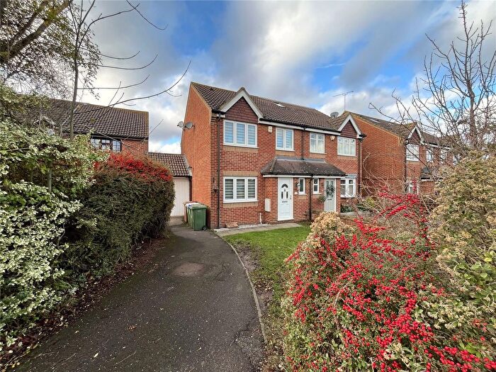 3 Bedroom Semi-Detached House To Rent In Sussex Road, Erith, Kent, DA8