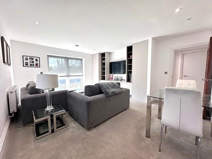 2 Bedroom Flat For Sale In Aspen Place, Bushey Heath, WD23