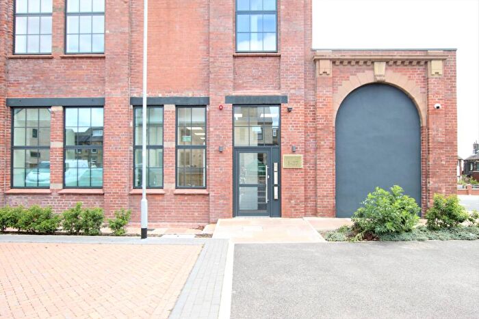 1 Bedroom Flat To Rent In Park Mills Court, Morley, LS27