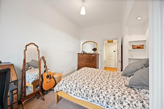 1 Bedroom Flat For Sale In Belsize Avenue, Belsize Park, NW3