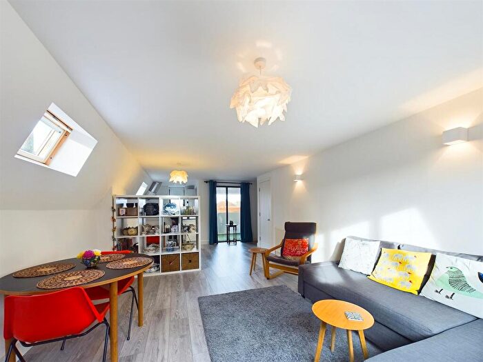 1 Bedroom Apartment To Rent In Pembroke Road, Ruislip, HA4