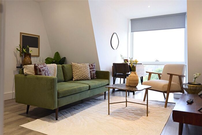 1 Bedroom Flat To Rent In Gaumont Place, London, SW2