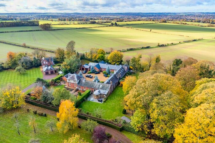 3 Bedroom Terraced Bungalow For Sale In Roxley Court, Willian, Letchworth Garden City, SG6