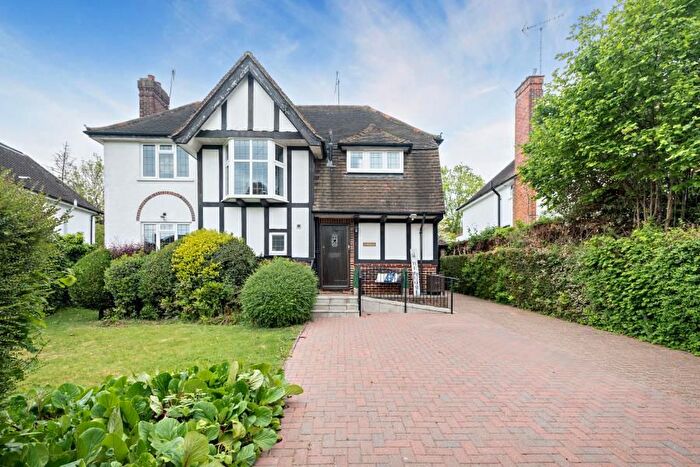 4 Bedroom Detached House To Rent In Grosvenor Road, Northwood, HA6