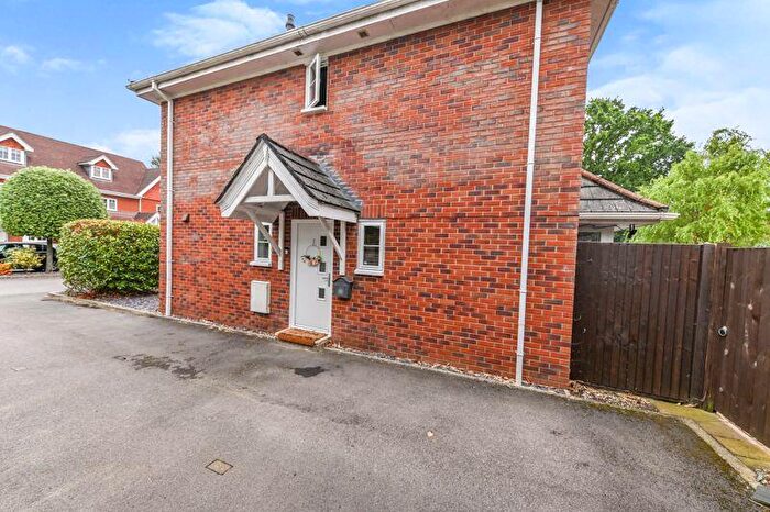 2 Bedroom Semi Detached House To Rent In Castle Mews, Waterlooville, PO8