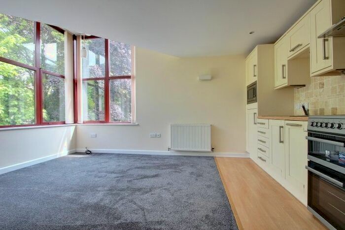 2 Bedroom Flat To Rent In King Street, Newcastle-Under-Lyme, ST5