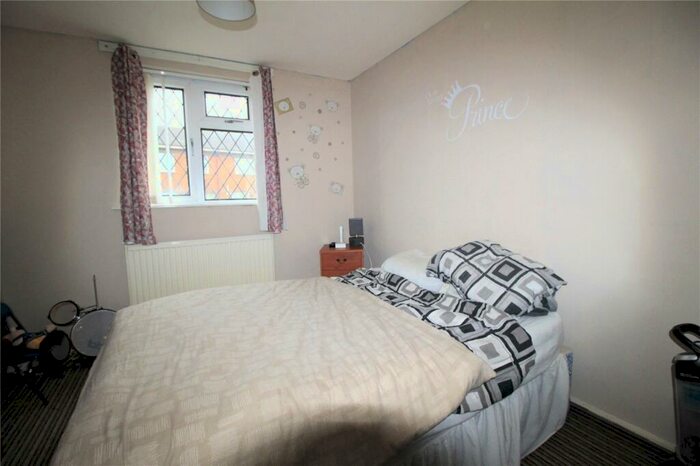 3 Bedroom End Of Terrace House For Sale In Striding Edge Walk, Oldham, Greater Manchester, OL1