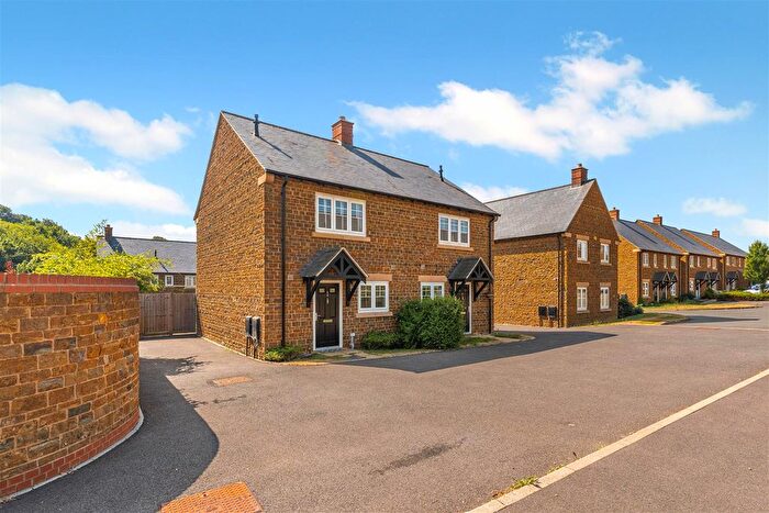 2 Bedroom Semi Detached House For Sale In Pippin Close, Bodicote, OX15