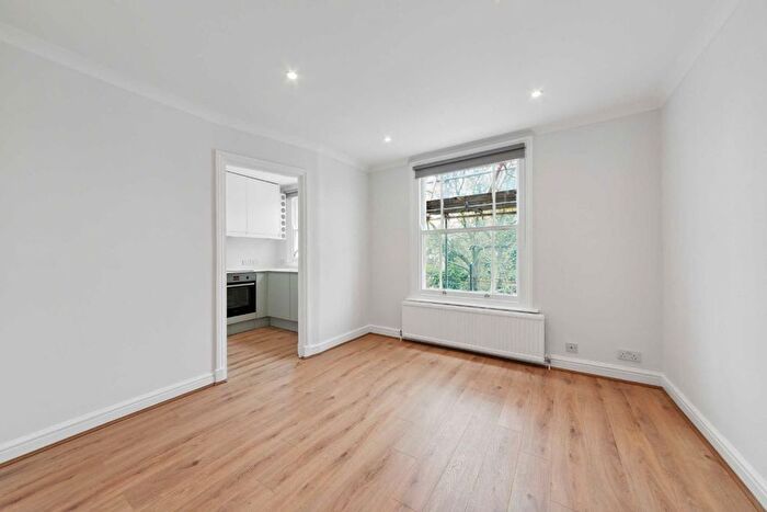 2 Bedroom Flat To Rent In Chepstow Road, Notting Hill, W2