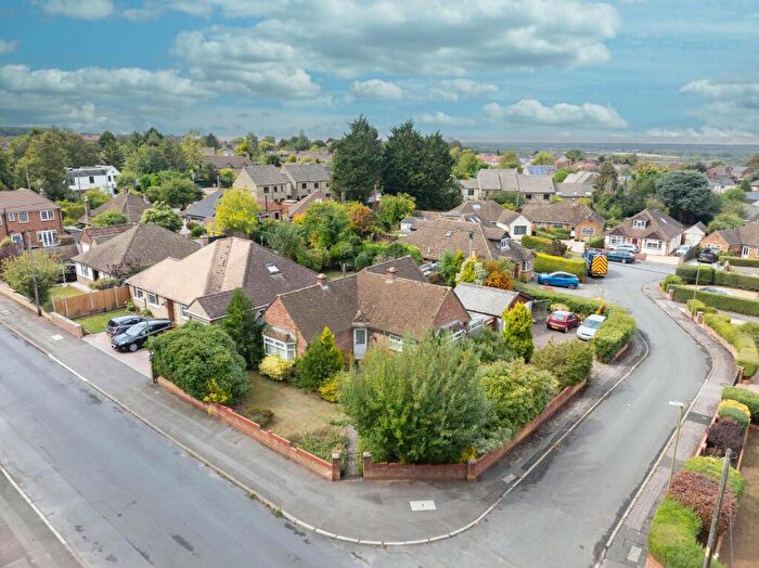 3 Bedroom Detached Bungalow For Sale In Folly View Road, Faringdon, SN7