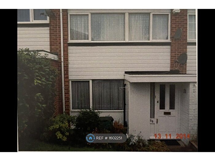 3 Bedroom Semi Detached House To Rent In Osward, Croydon, CR0