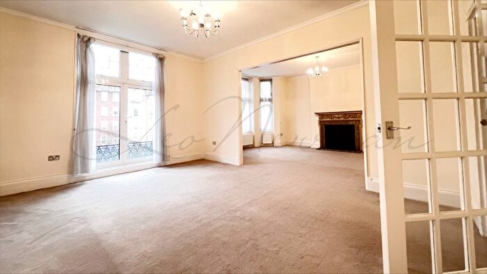 3 Bedroom Flat To Rent In Bickenhall Mansions, London, W1U