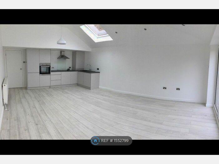 2 Bedroom Flat To Rent In Kimberley Avenue, London, SE15