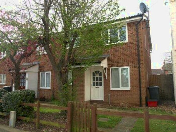 1 Bedroom Terraced House To Rent In Avondale Road, Kettering, NN16