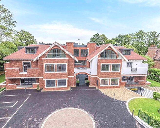 3 Bedroom Apartment For Sale In Penn Road, Beaconsfield, Buckinghamshire, HP9