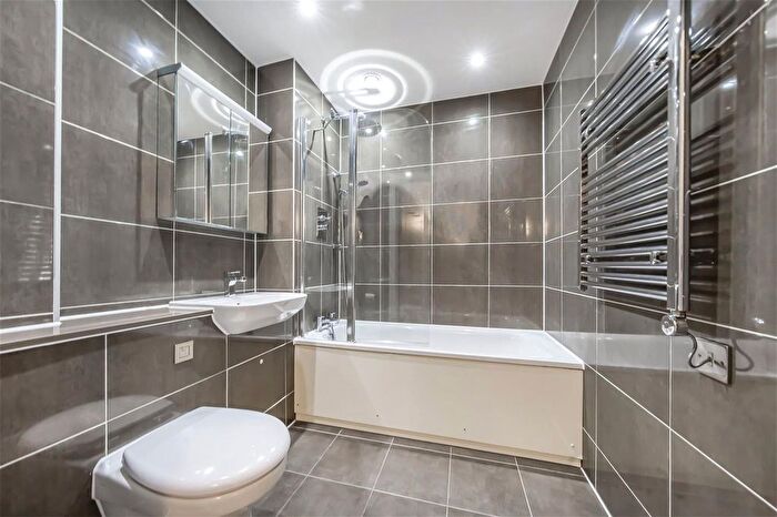 1 Bedroom Flat To Rent In Lower Richmond Road, Kew, Richmond, TW9