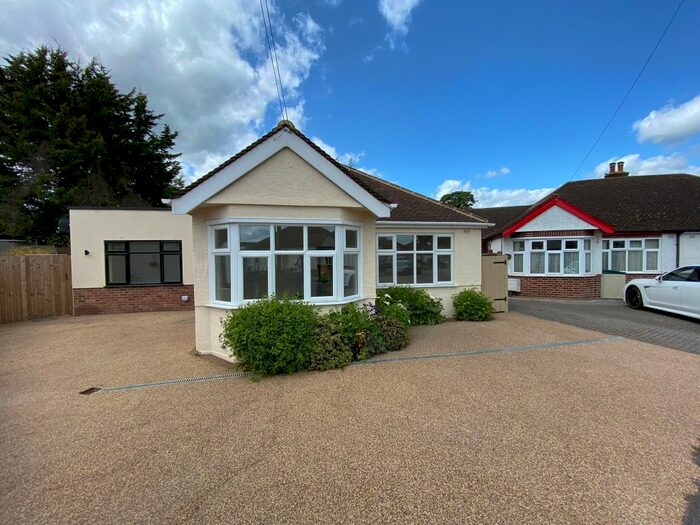 3 Bedroom Detached House To Rent In Burleigh Gardens, Ashford, TW15