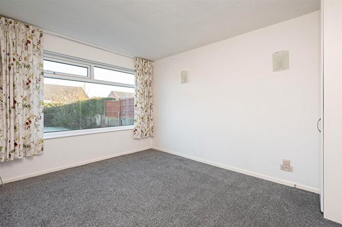 2 Bedroom Detached Bungalow For Sale In Deerstone Way, Dunnington, York, YO19