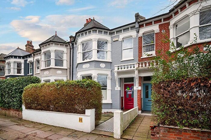 1 Bedroom Apartment For Sale In Victoria Road, London, NW6