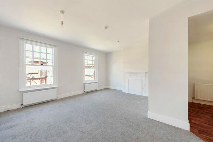 2 Bedroom Flat To Rent In High Road, Willesden, London, NW10