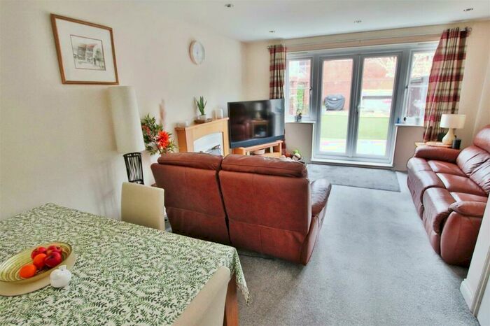 3 Bedroom Town House To Rent In Sartoris Close, Warsash, SO31