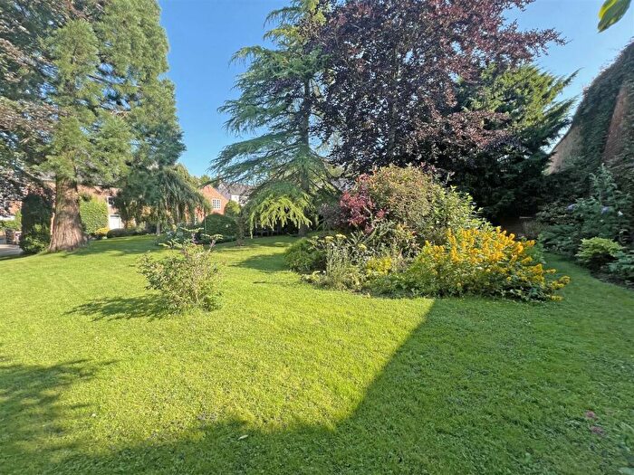 6 Bedroom Character Property For Sale In White House Farm, Back Lane, Burton Overy, Leicester, LE8