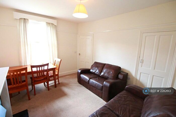 4 Bedroom Terraced House To Rent In Grange Avenue, Reading, RG6