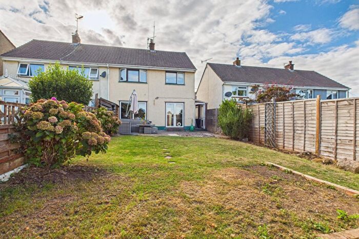 3 Bedroom Semi-Detached House For Sale In South Grove, Pill, Bristol, BS20