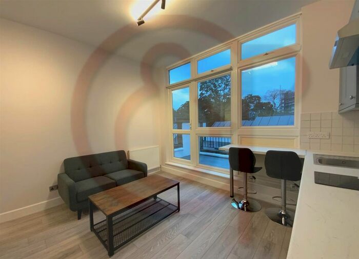 1 Bedroom Flat To Rent In High Street, Acton, W3