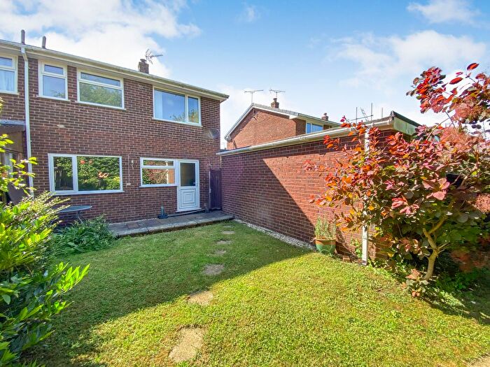 3 Bedroom Semi-Detached House For Sale In Llys Y Wern, Mold, CH7