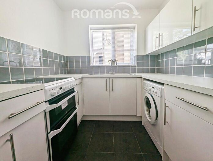 2 Bedroom Apartment To Rent In Lingfield Close, HP13