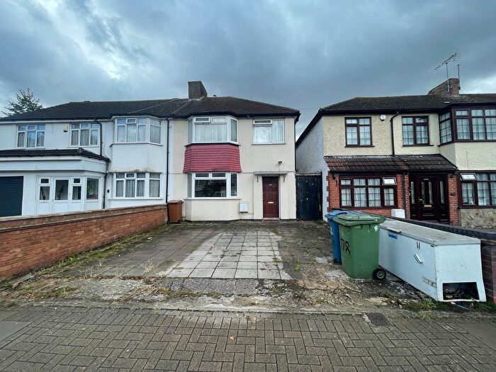 3 Bedroom Semi Detached House To Rent In St. Pauls Avenue, Harrow, HA3