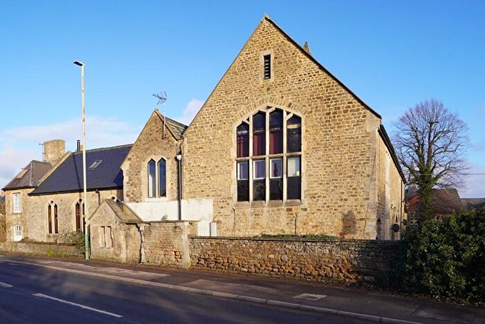 1 Bedroom Character Property For Sale In Shrivenham Road, SN6